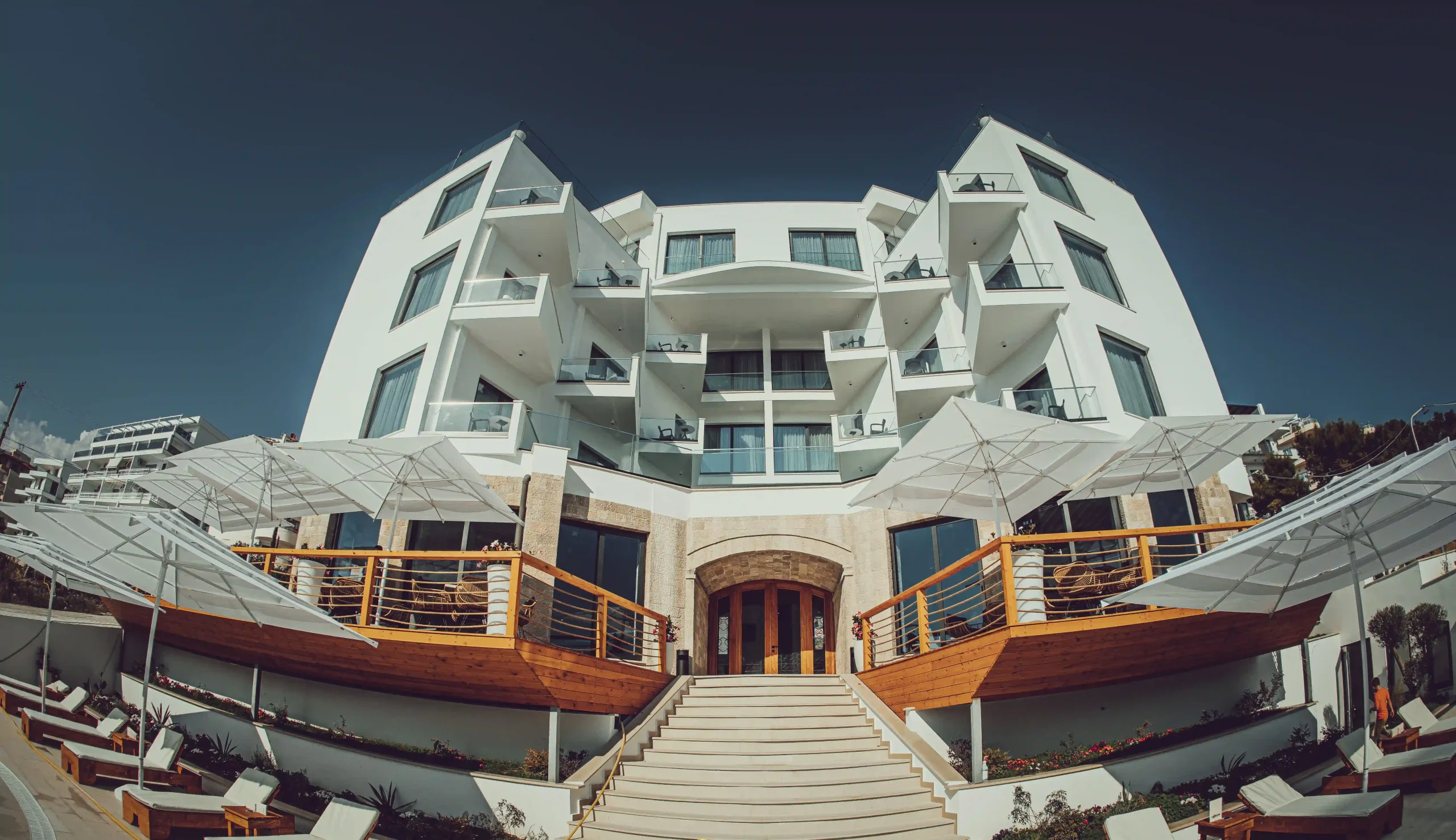 How to Get to Sarandë: Ferries, Airports & Transfers (2026)